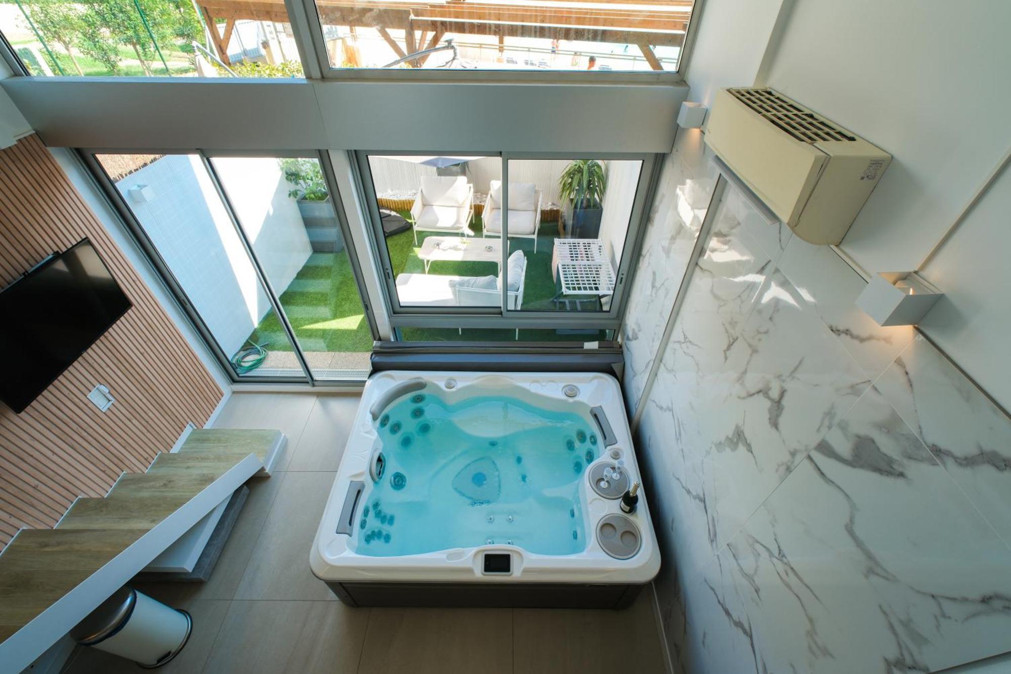 Villa Bono Jacuzzi & Spa Saint-Laurent-du-Var Exteriér fotografie